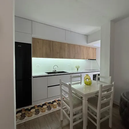Apartment Cozy 1 Bed Flat In Tepelene- Joanna'S House *