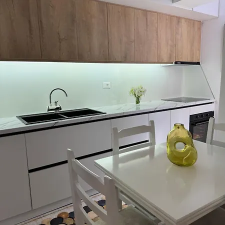 Apartment Cozy 1 Bed Flat In Tepelene- Joanna'S House