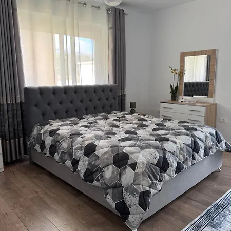 Cozy 1 Bed Flat In Tepelene- Joanna'S House