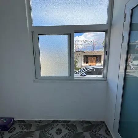 Cozy Joanna Tepelenë